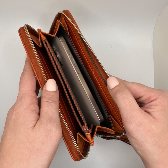 Gucci Monogram Bamboo Tassel Zip Around Wallet - Picture 9 of 17